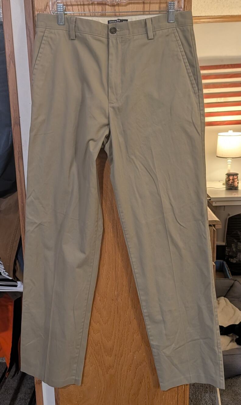 📚Mens 32*34 Dockers Khakis